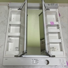 TOTO KZ 750 スウィング3面鏡(ベーシックLED)化粧ミラー LMCC075A3SEC1Gの画像