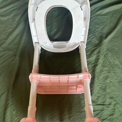 補助便座　トイレトレーナー　ステップ付　折りたたみ　子供用　踏み台　トイレ　アラウーノ対応の画像