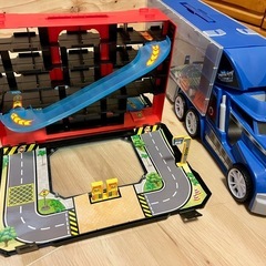 ミニカー　収容　おもちゃの画像