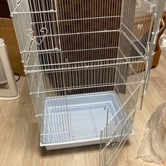 鳥かご、付属品ありの画像