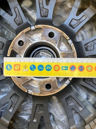 スタッドレスタイヤ　195/65R15