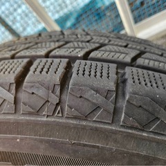 古いです　スタッドレスタイヤ　4本の画像