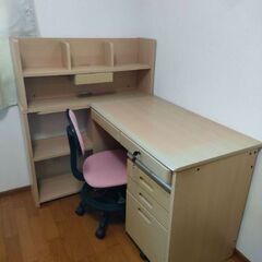  学習机、椅子セットの画像
