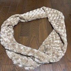 首巻きマフラー♥︎スヌード、輪になっているマフラーの画像