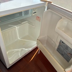 冷蔵庫，1人用の画像