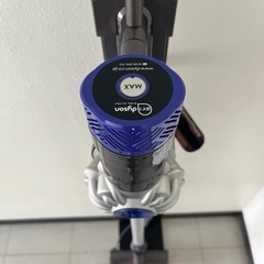 【お話し中】ダイソン掃除機　スタンド、アタッチメント付き‼️の画像