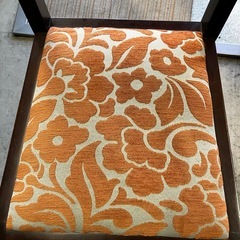 I2512-166　ハイチェア 花柄 オレンジ 中古の画像