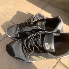 ニューバランススニーカーの画像