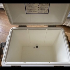 クーラーボックスサイズ 横約400×奥行約260×高さ約300mm  釣り、キャンプ時に使用の画像