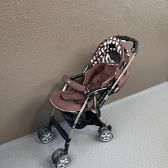 新品レインカバー付き！combi  ベビーカーの画像