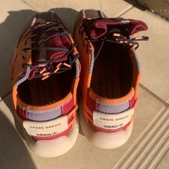 アディダススニーカーの画像