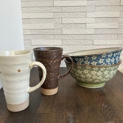 ✨新品 未使用品✨めん鉢　小花模様　ブルー＆グリーン2個セット　うどん鉢　どんぶり　の画像