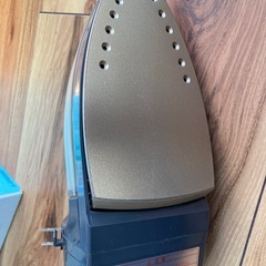サンヨー　スチームアイロン　ダークグレーの画像