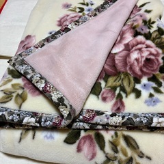 【中古】　アクリル二枚重ね毛布　シングルサイズ　の画像