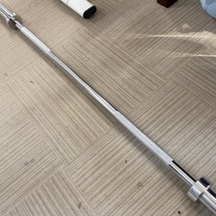 【超美品‼️】定価17,930円♪ ワイルドフィット 200kg対応 バーベルシャフト オリンピック 1830mm ベアリングタイプ 約180cmの画像