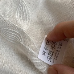 引越しの際出ました不用品　カフェカーテン4枚と遮光カフェカーテン1枚　ゴミ箱突っ張り棒色々他無印収納ケースの画像