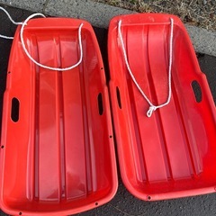 除雪　荷物運び　赤い そり　2つセットの画像