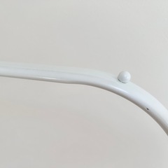 ホワイト ハンガーラック／シンプル・軽量・組立済みの画像