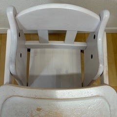 ローチェア　白　組み立て不要　折りたたみ可能の画像