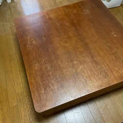 リビングローテーブル　収納あり