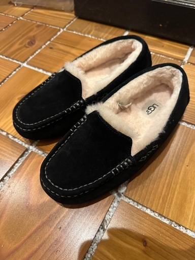 UGG モカシン　スリッポン　24