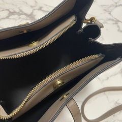 ベージュ ショルダーバッグの画像