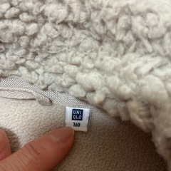 ユニクロ　　防風フリ－ス　キッズ160 白の画像