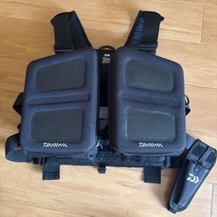 中古　ダイワ(DAIWA) フィッシングベスト タクティカル ゲームベスト ブラック フリー DF-4020、アタッチメントポケットセットの画像