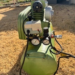 エアコンプレッサー　ジャンク　おまけ付きの画像