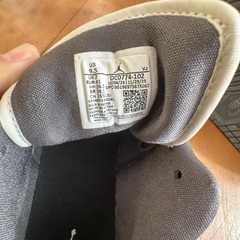 Jordan ホワイト/グレー スニーカーの画像