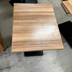 I2512-181 スクエア 木目テーブル 中古の画像