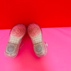 ピンク グリッター サンダル LEDライト付きの画像