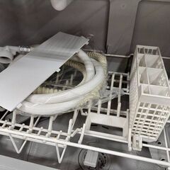 J3295　Panasonic パナソニック　食器洗い乾燥機　NP-TH1-W　2018年製　クリーニング済み　【リユースのサカイ柏店】参考価格93,280円の画像