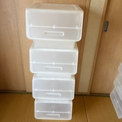 クリヤーケース　４個　深さ31㌢の画像