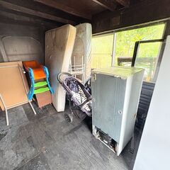 ✨無料で全部差し上げます✨ 冷蔵庫・洗濯機・マットレス・机・テーブル・ベビーカー・おもちゃ一式【横須賀中央駅・平屋戸建】の画像