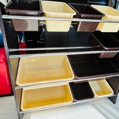 おもちゃ棚の画像