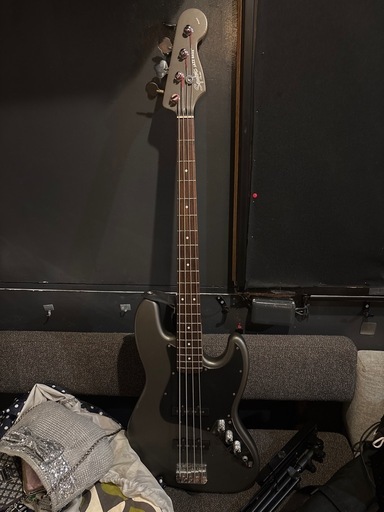 値下げ！Squier Standard Jazz Bass