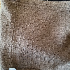 ビーニー2枚と帽子の画像