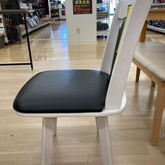 A-760【リユースのサカイ野々市店】ジモティ来店特価‼ 椅子 チェア 木製 ホワイト×ブラック クリーニング済みの画像
