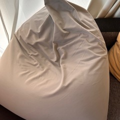 Yogibo Zoola Pyramid ヨギボー ズーラ ピラミッド 。の画像