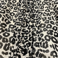 ヒョウ柄 トップスの画像