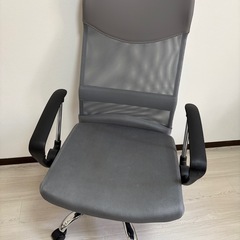 【美品】メッシュオフィスチェア グレー／8月購入／引き取り限定の画像