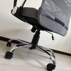 【美品】メッシュオフィスチェア グレー／8月購入／引き取り限定の画像