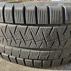 スタッドレスタイヤ　アルファードの画像