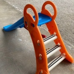 子供用滑り台の画像