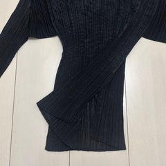 【美品】PLEATS PLEASE ブラック ハイネック長袖シャツの画像
