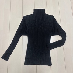 【美品】PLEATS PLEASE ブラック ハイネック長袖シャツの画像