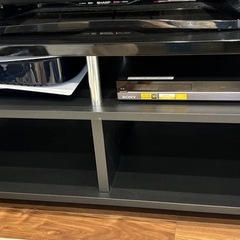 テレビ台とブルーレイレコーダーの画像
