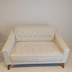 美品☆2人掛けファブリックソファ オットマン付き ベージュの画像