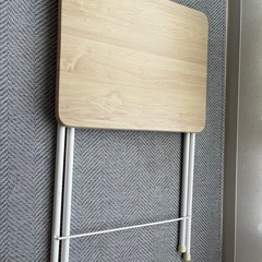 取引中⭐︎折りたたみサイドテーブル、台、机の画像